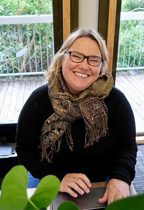 File:Siobhan Leachman at BioBlitzWBN 1.jpg